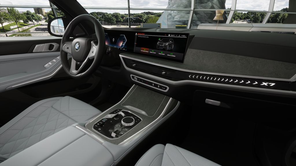 Thumbnail: 2026 BMW X7 - 14
