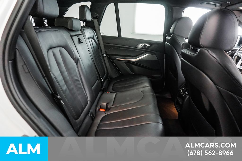 Used 2022 White BMW xDrive40i image 20