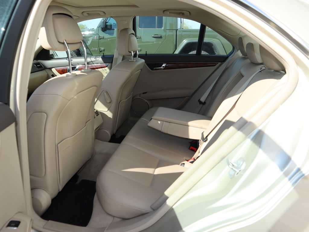 Thumbnail: 2011 Mercedes-Benz C-Class - 11