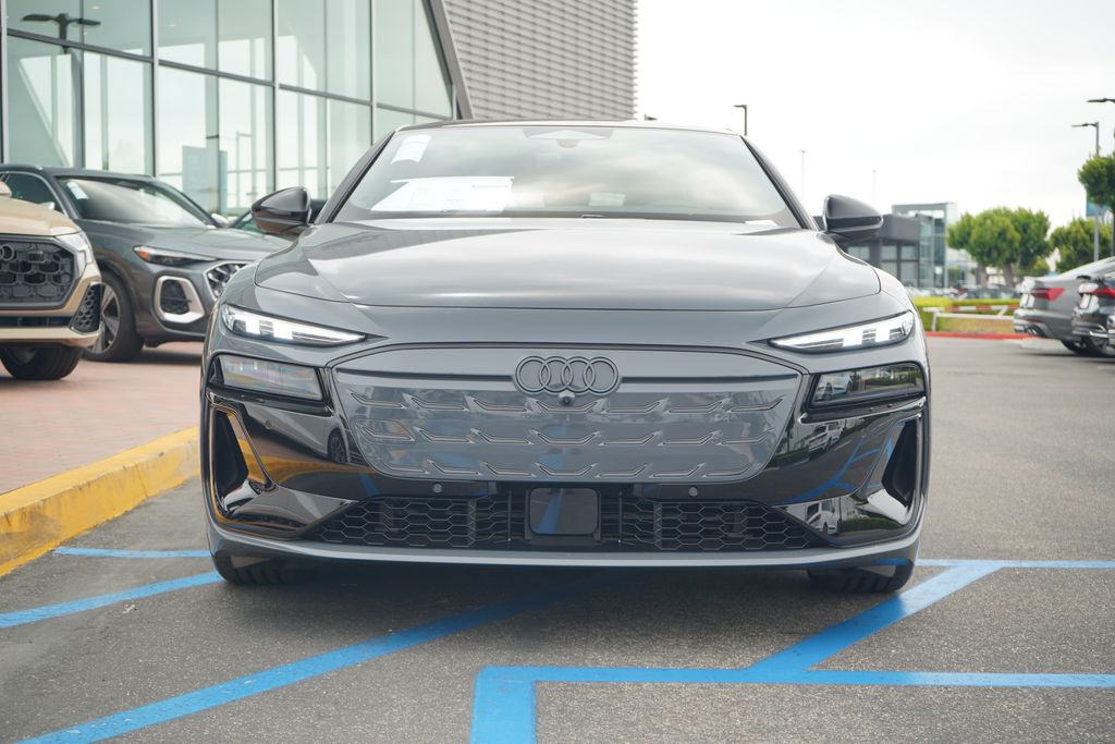 Thumbnail: 2025 Audi S6 - 5