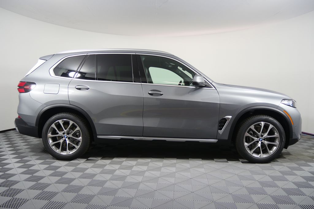 Thumbnail: 2026 BMW X5 - 2