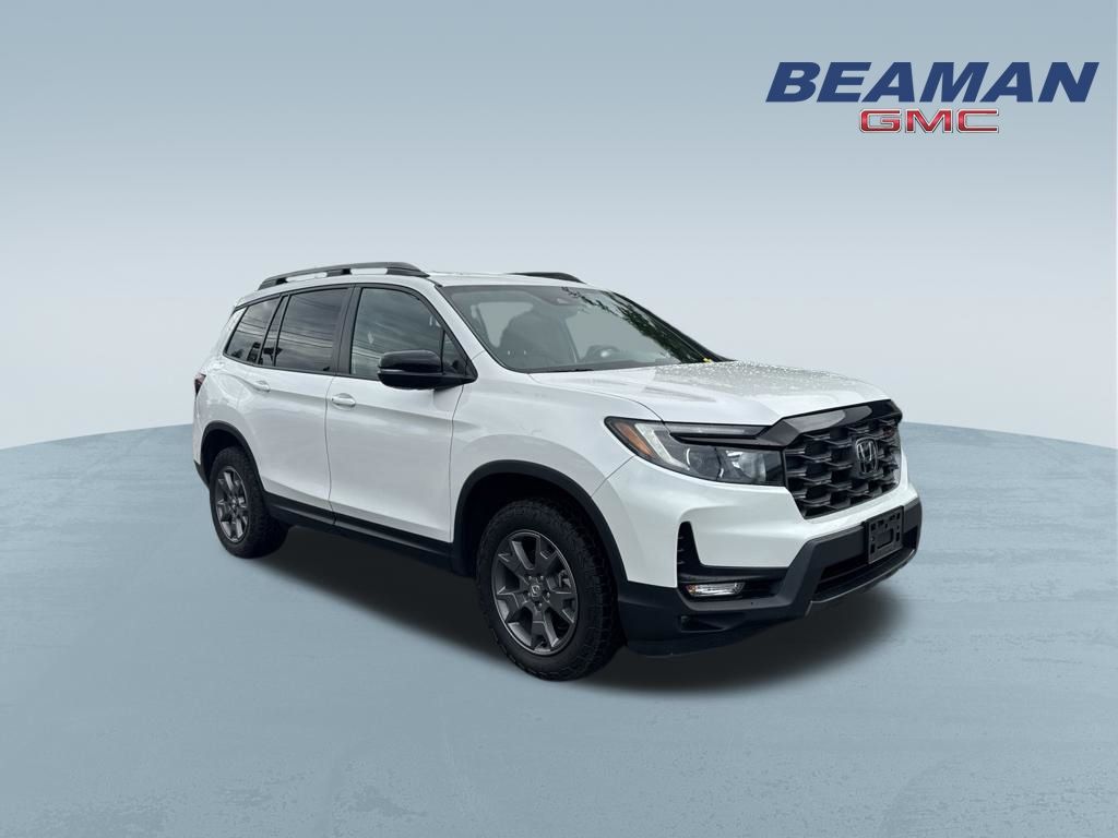 White 2024 Honda Passport SUV / Crossover All-Wheel Drive 9-Speed Automatic