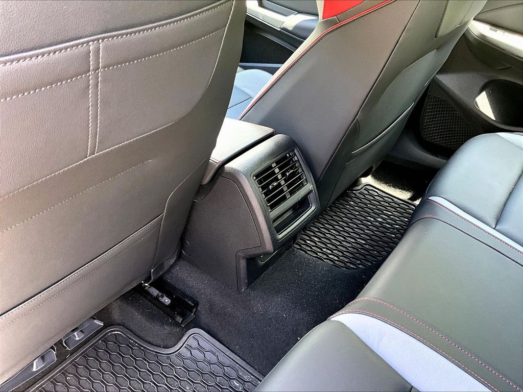 2024 Volkswagen Golf GTI — photo 23
