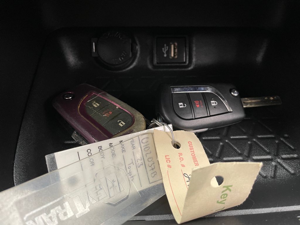 Thumbnail: 2023 Toyota RAV4 - 27