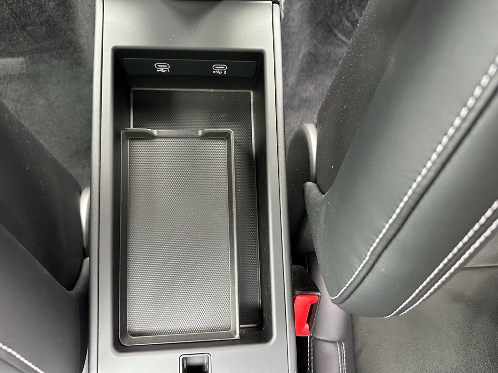 Thumbnail: 2025 Porsche 911 - 28