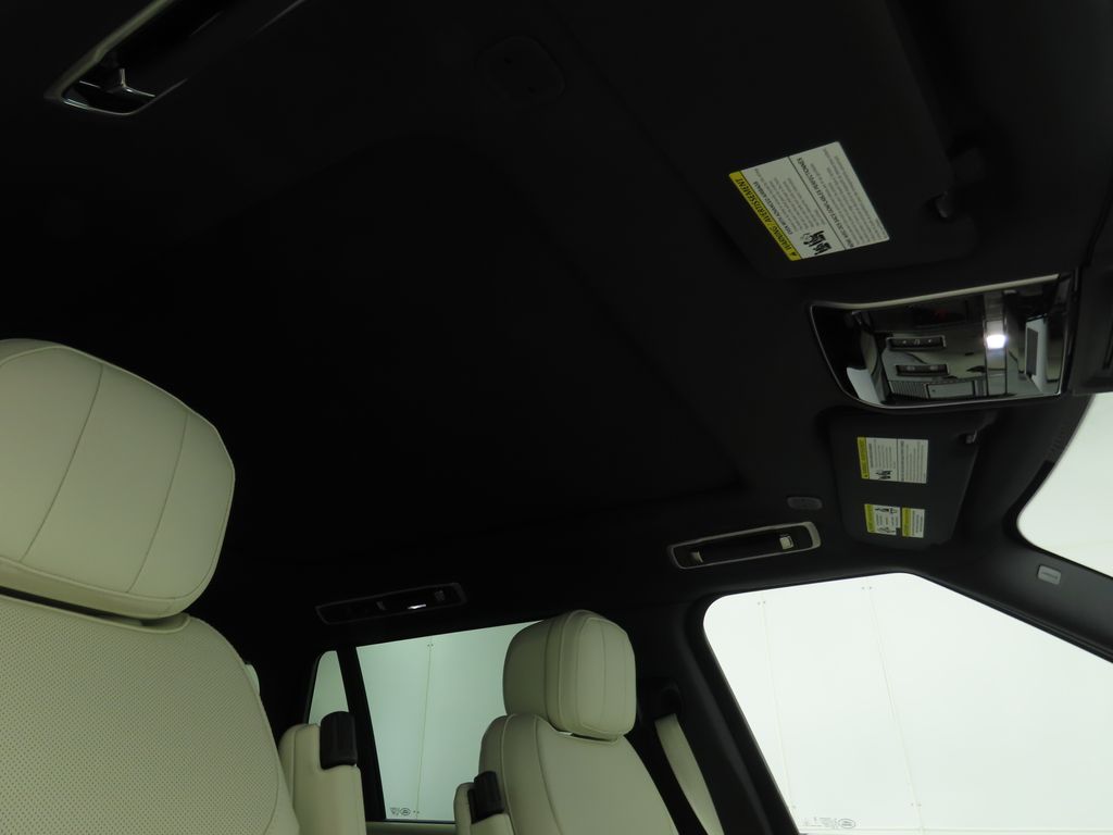 2025 Land Rover Range Rover SE 20
