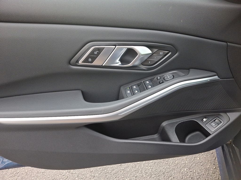 Thumbnail: 2023 BMW 3 Series - 13