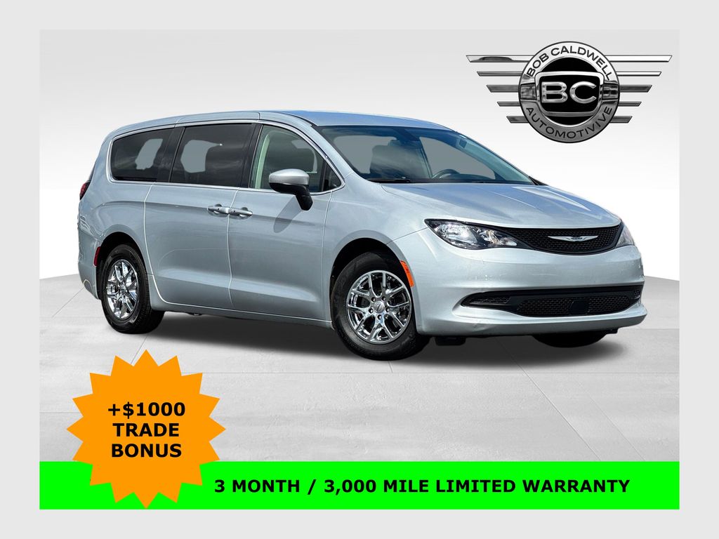 Silver Mist Clearcoat 2022 Chrysler Voyager LX FWD Minivan Front-Wheel Drive 9-Speed Automatic