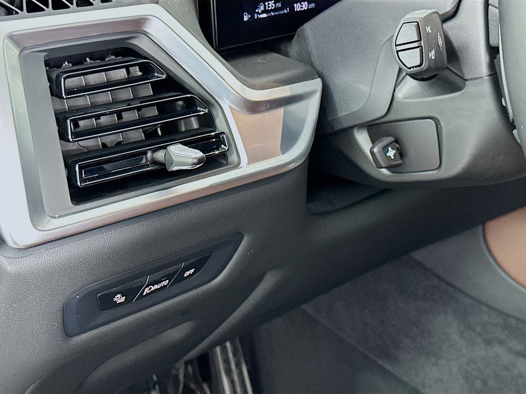 Thumbnail: 2024 BMW X5 - 10