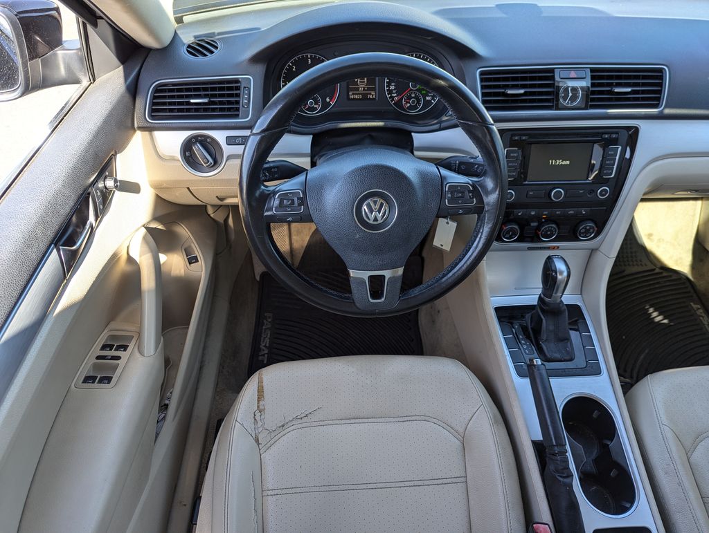 2013 Volkswagen Passat TDI SE 29