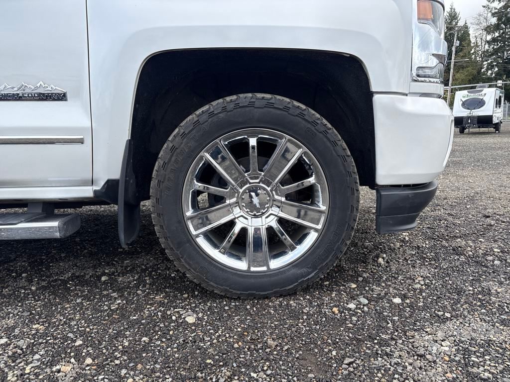 2017 Iridescent Pearl Tricoat Chevrolet Silverado 1500 High Country 4X4 Truck