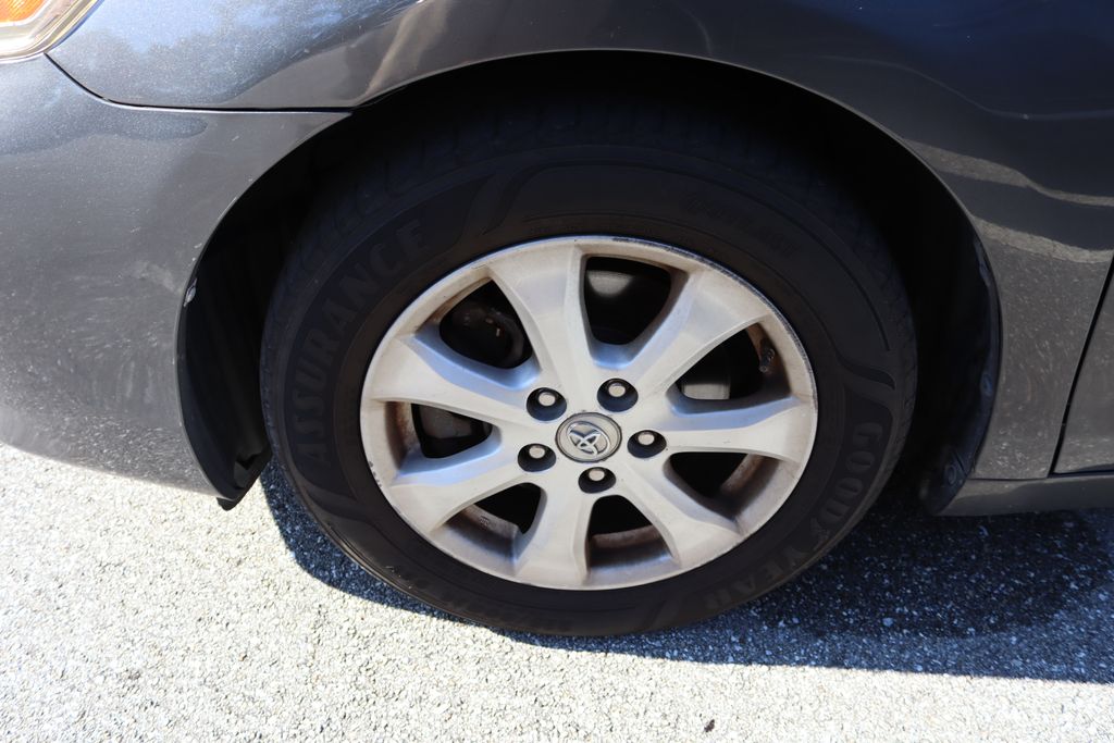 Thumbnail: 2011 Toyota Camry - 4