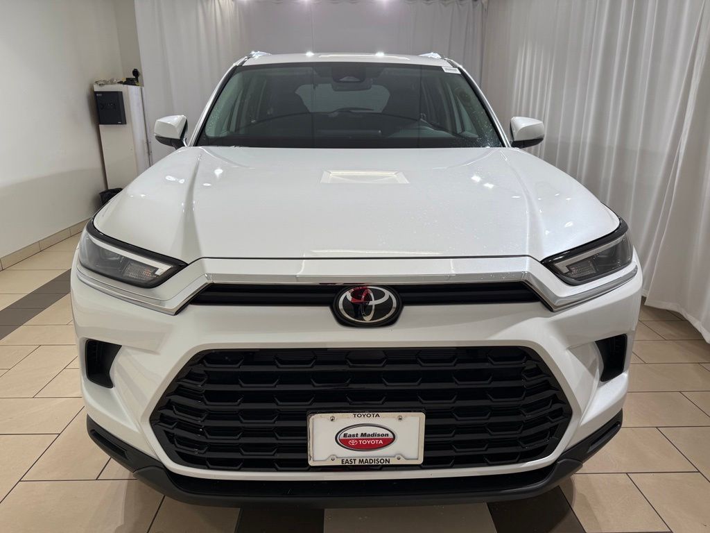 Thumbnail: 2026 Toyota Grand Highlander - 8