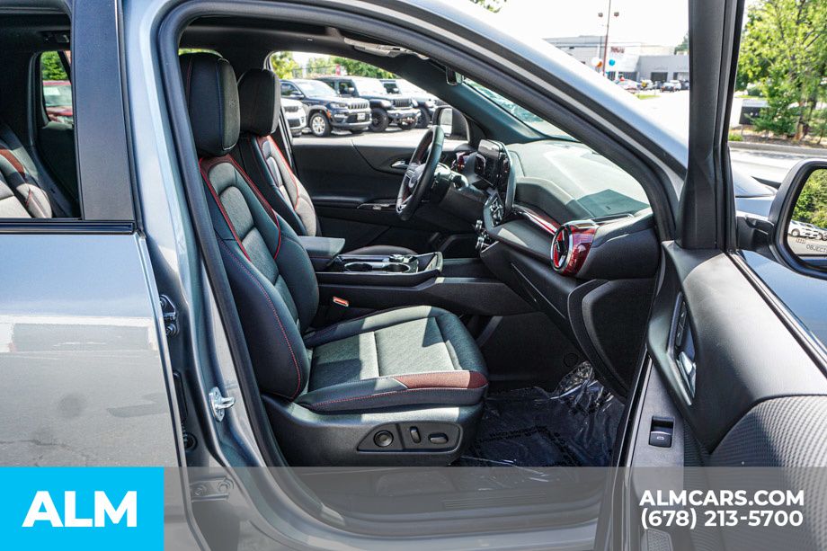 Used 2025 Gray Chevrolet RS image 24