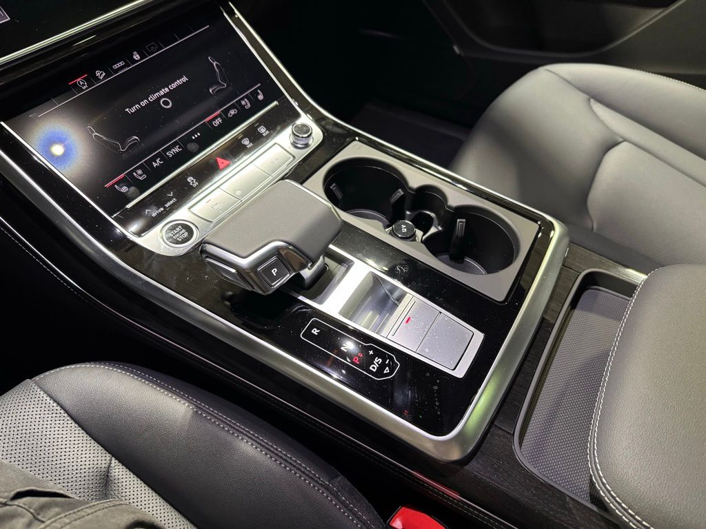 Thumbnail: 2026 Audi Q7 - 17