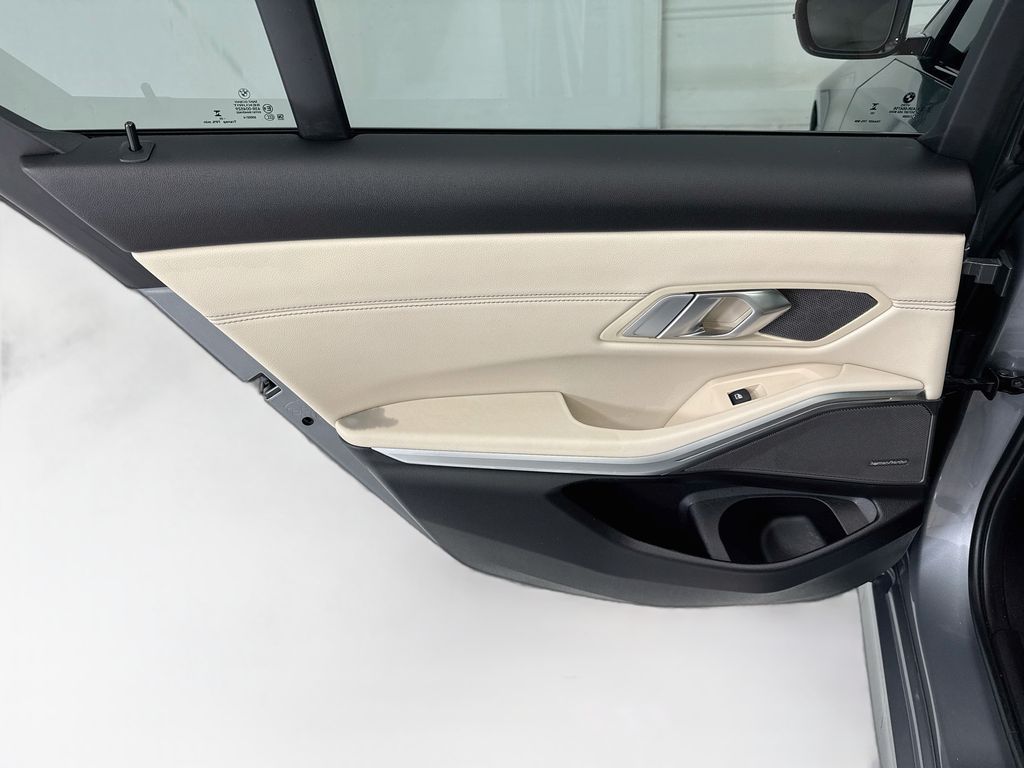 Thumbnail: 2023 BMW 3 Series - 25