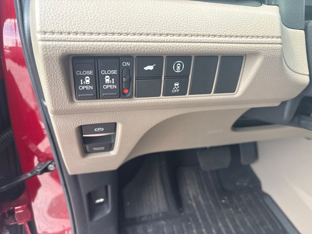Certified Used 2023 Red Honda EX-L image 14
