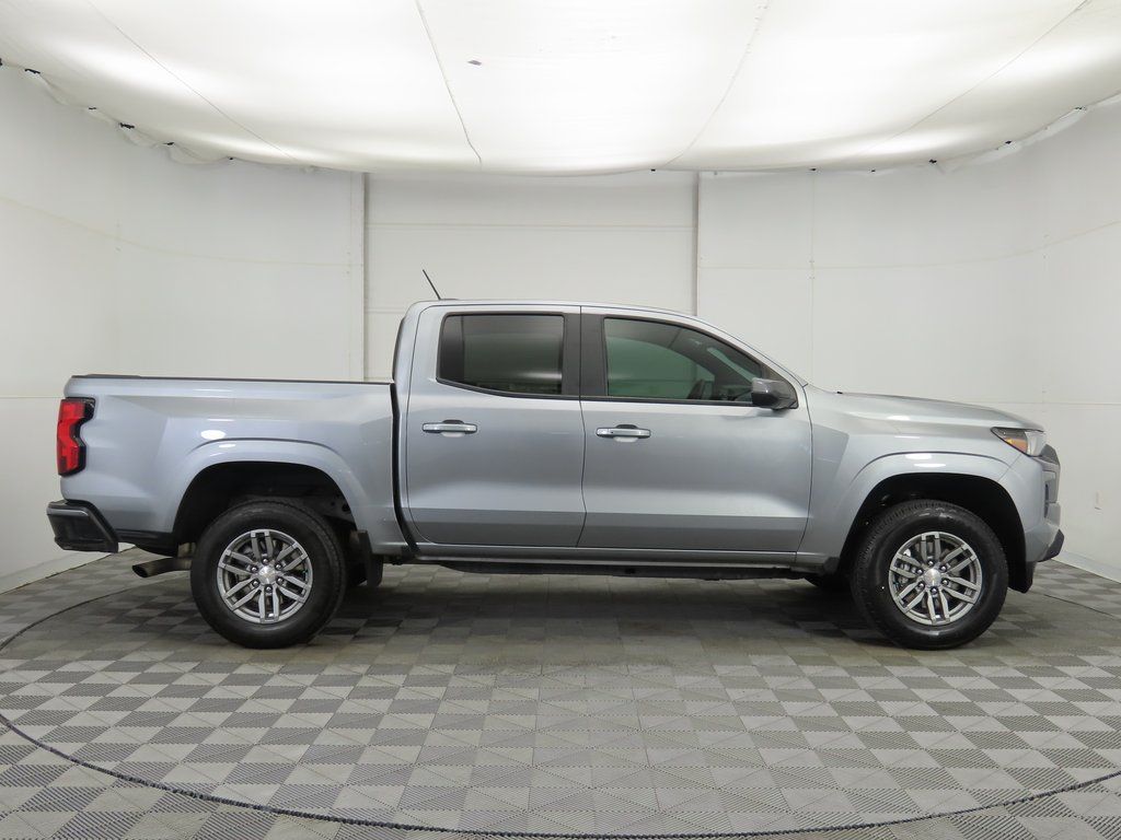 Thumbnail: 2023 Chevrolet Colorado - 4