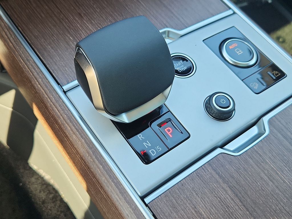 Thumbnail: 2027 Land Rover Range Rover - 7