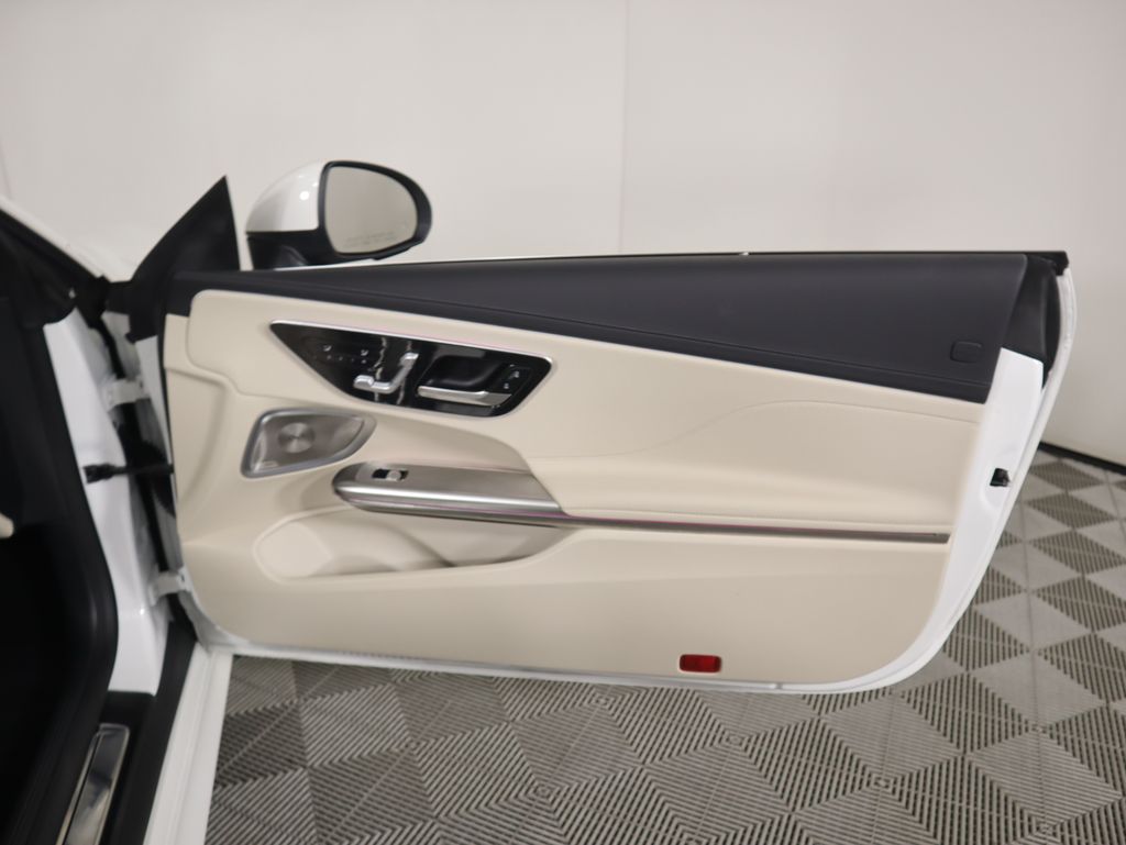 Thumbnail: 2025 Mercedes-Benz CLE - 32