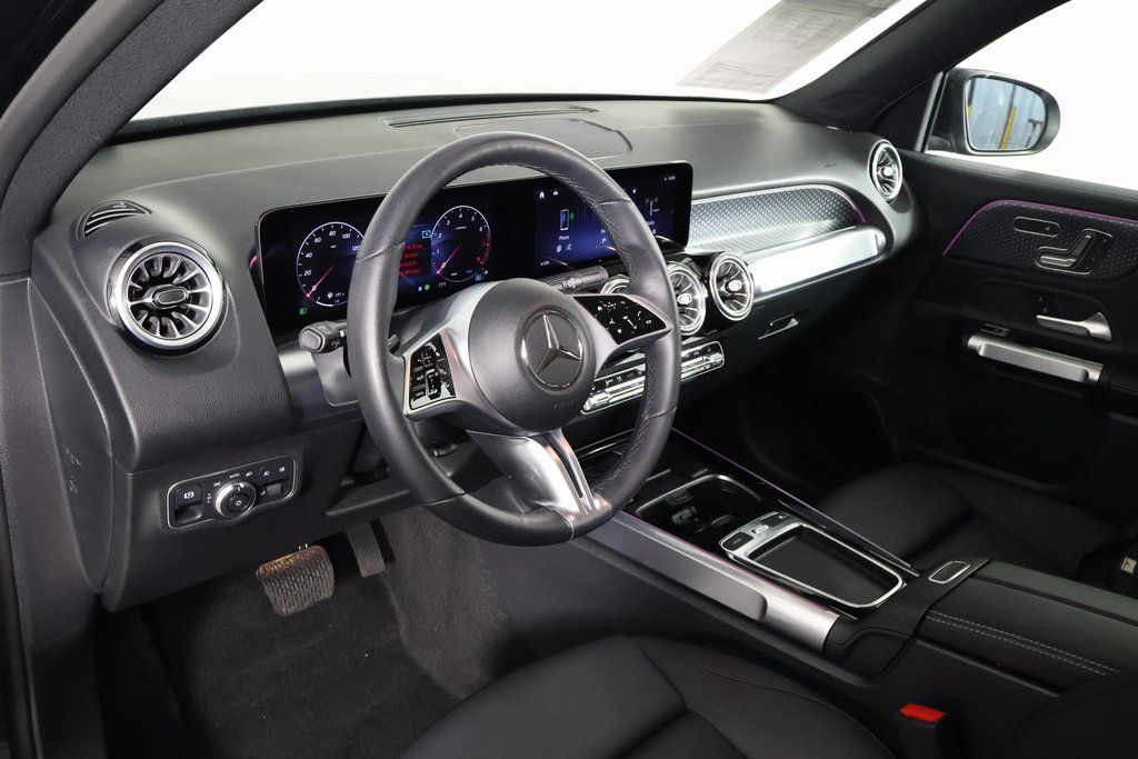 Thumbnail: 2025 Mercedes-Benz GLB - 7