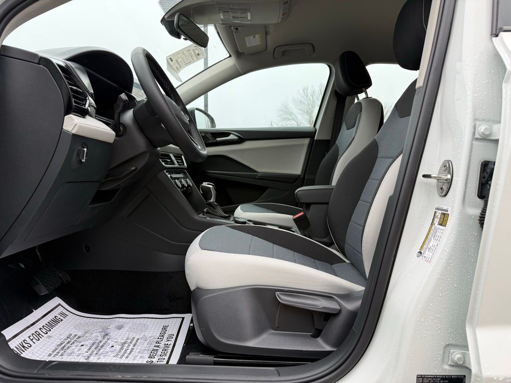 New 2026 White Volkswagen 1.5T S image 39