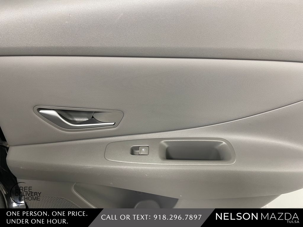 Used 2022 Black Hyundai SEL image 38