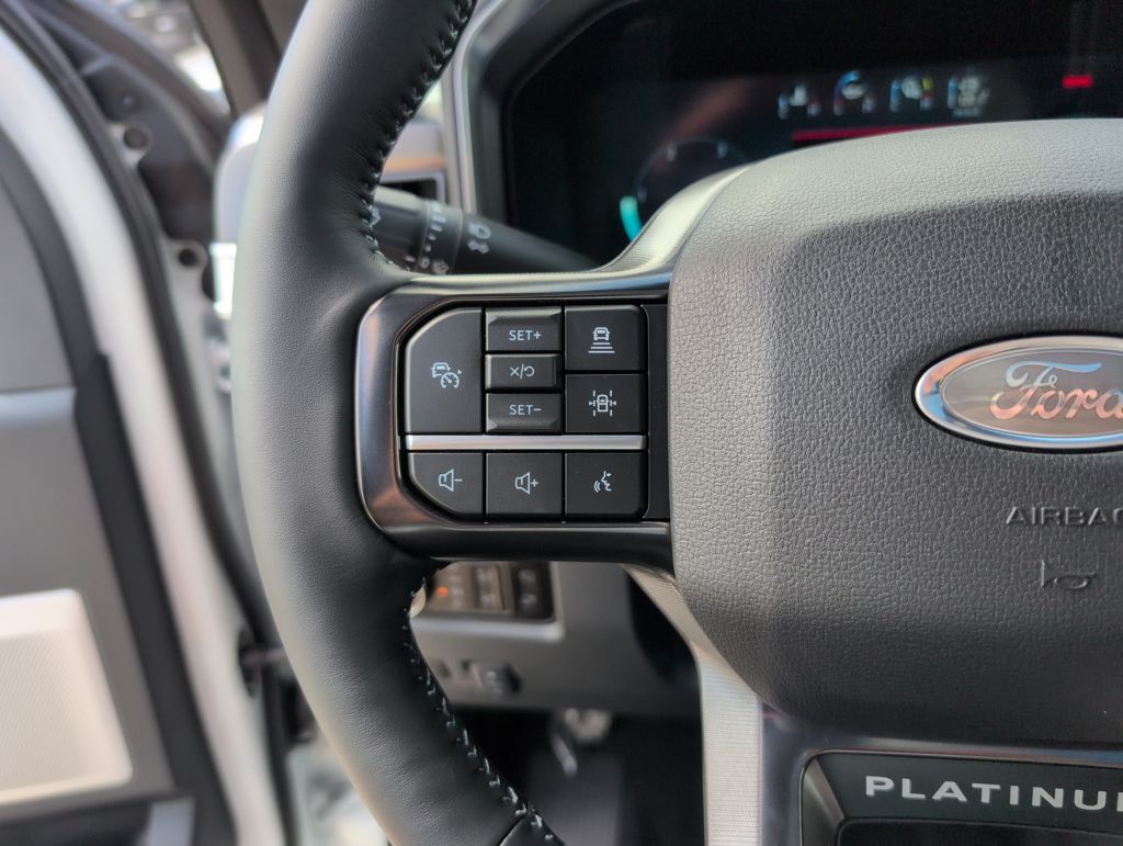 2026 Ford F-350 Super Duty Platinum - Photo 33