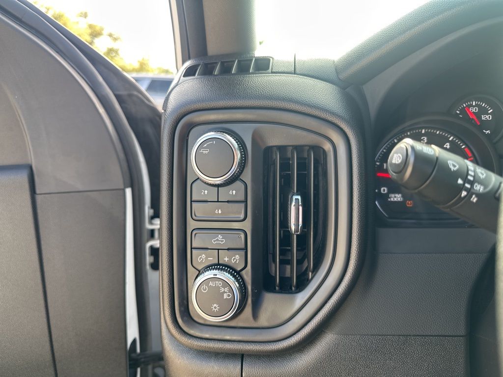 Used 2024 White GMC Pro image 29