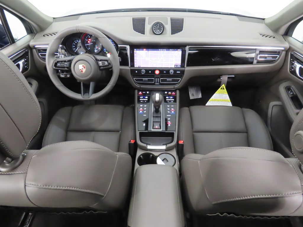Thumbnail: 2026 Porsche Macan - 15
