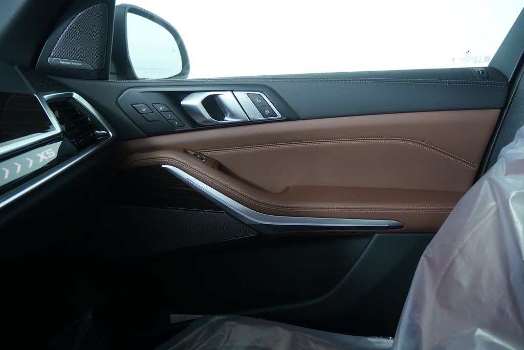 Thumbnail: 2026 BMW X5 - 23