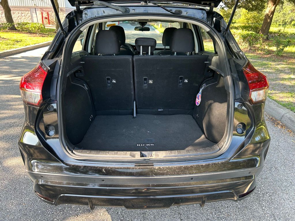 Thumbnail: 2021 Nissan Kicks - 10