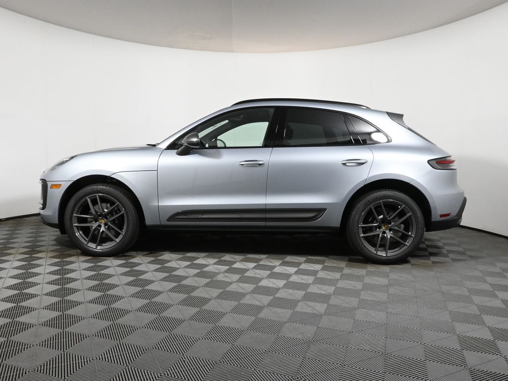 Thumbnail: 2025 Porsche Macan - 2