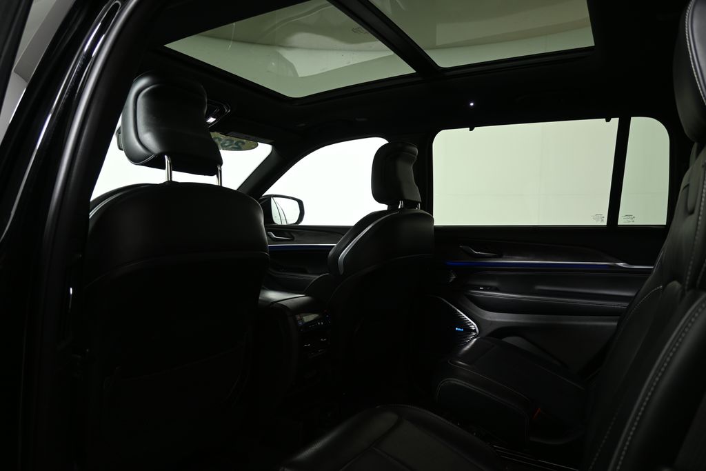 Thumbnail: 2022 Jeep Grand Cherokee L - 32