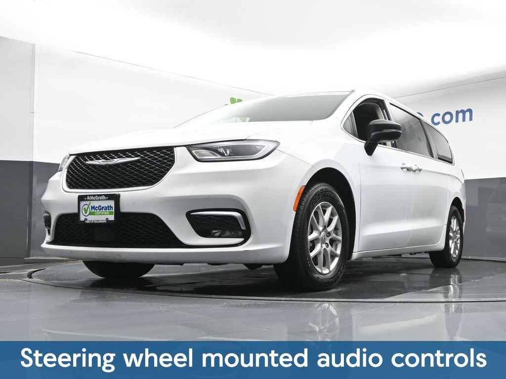 View vehicle photo 7