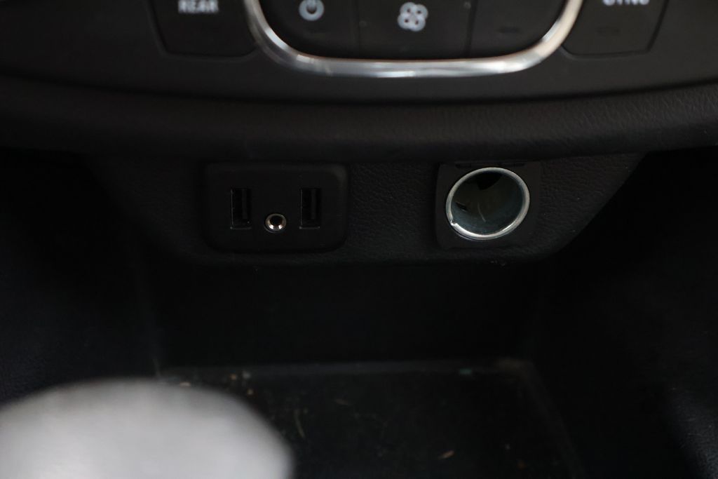 Thumbnail: 2023 Chevrolet Traverse - 26