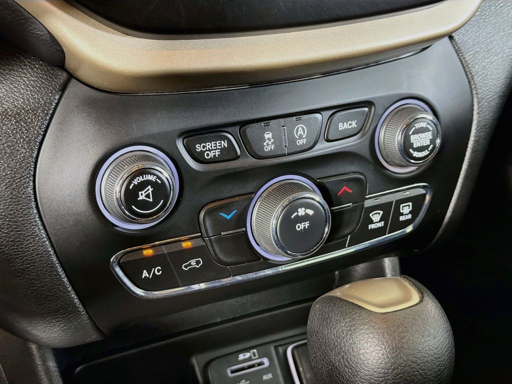 Used 2018 Jeep Cherokee SUV