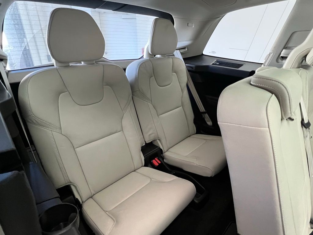 Thumbnail: 2025 Volvo XC90 - 26