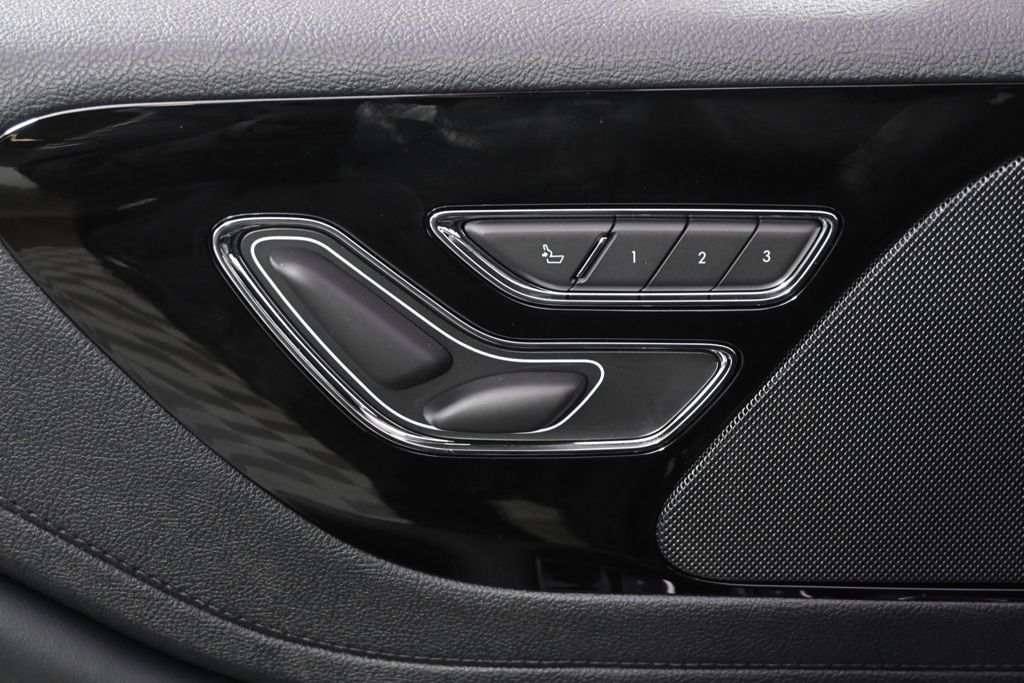 New 2026 Black Lincoln Reserve image 14