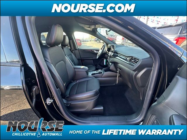 2025 Ford Escape Hybrid ST-Line photo