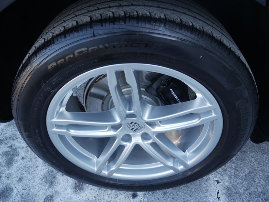 Thumbnail: 2020 Porsche Macan - 15