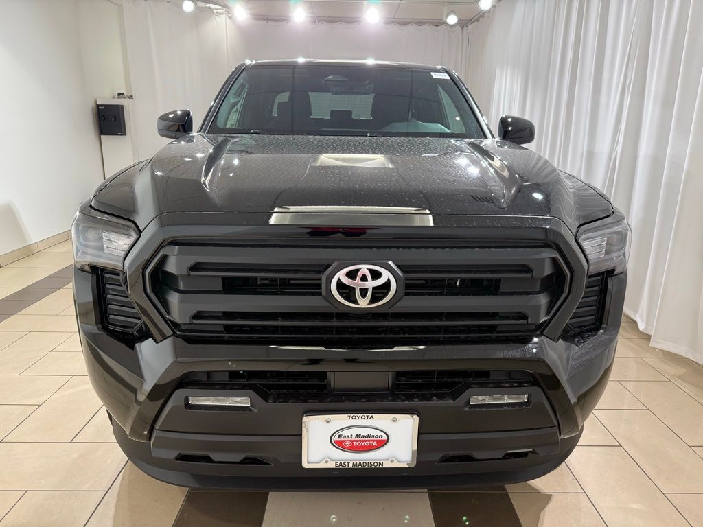 2025 Toyota Tacoma SR5 8