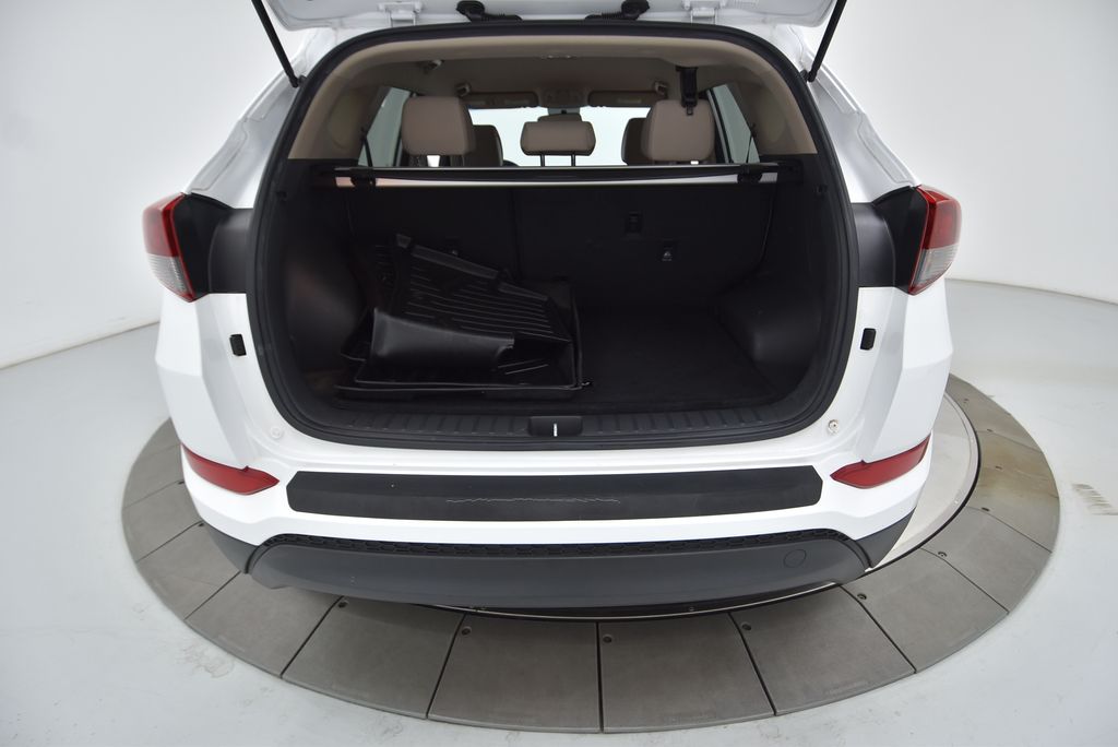 2016 Hyundai Tucson SE photo