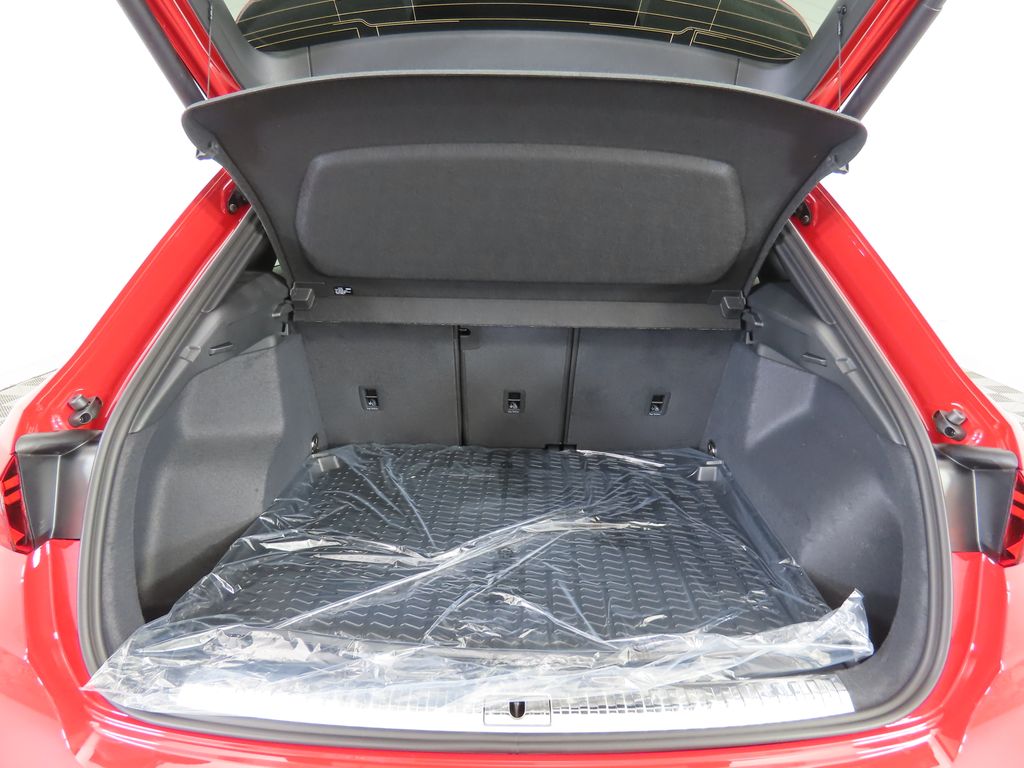 Thumbnail: 2025 Audi Q3 - 29