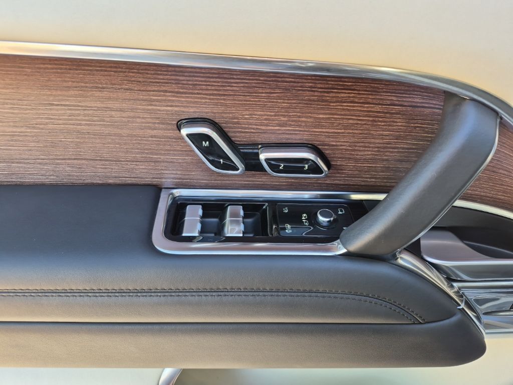 Used Car 2023 Land Rover Range Rover  Autobiography For Sale Under $110,000 In Austin, Texas