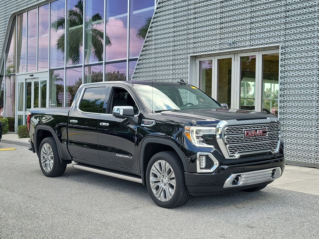 2022 GMC Sierra 4WD Crew Cab Short Box Denali's photo