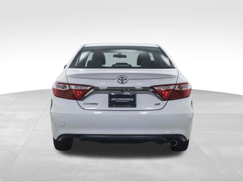 Thumbnail: 2016 Toyota Camry - 5