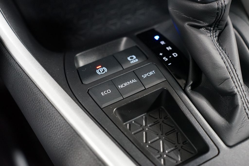 Thumbnail: 2025 Toyota RAV4 - 22