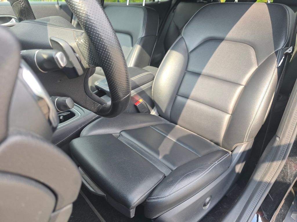 Used 2020  Mercedes-Benz GLA 250 image 21