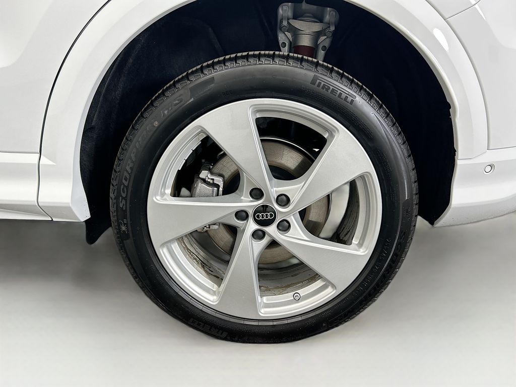 Thumbnail: 2025 Audi Q5 - 30